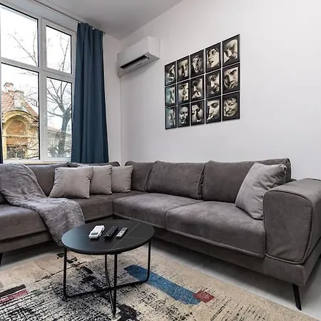 Kapana Beat 2-bedroom Apt. Center بلوفديف